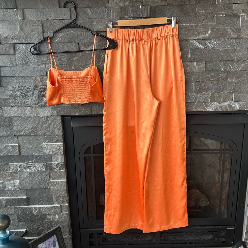 House of Harlow 1960 Orange Wide Leg Pants & Crop Top Set - Picture 2 of 10